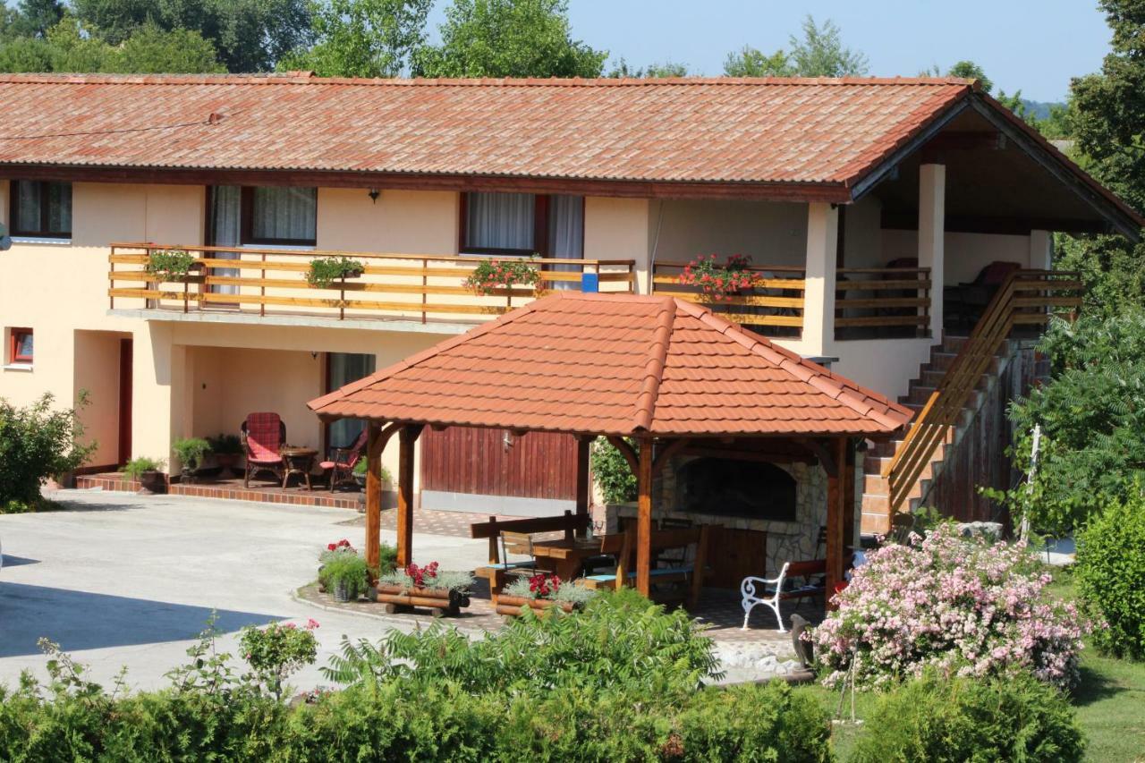 Apartments Kozjan Karlovac Exterior photo